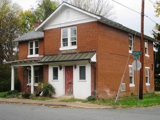 1027 Carlton Ave - Photo 2 of 20