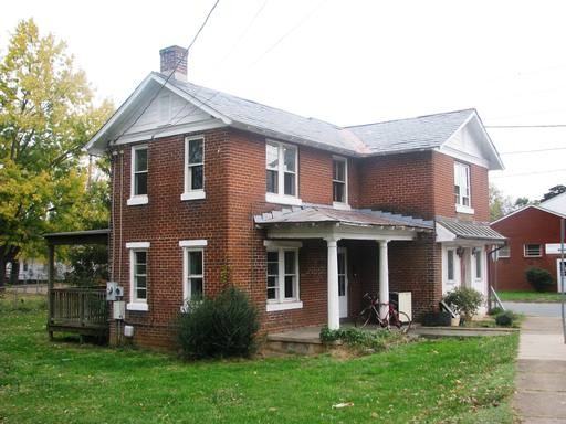 1027 Carlton Ave - Photo 3 of 20