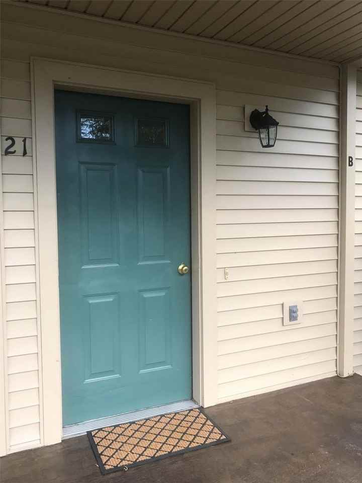 21 Catherine Dr - Photo 3 of 14