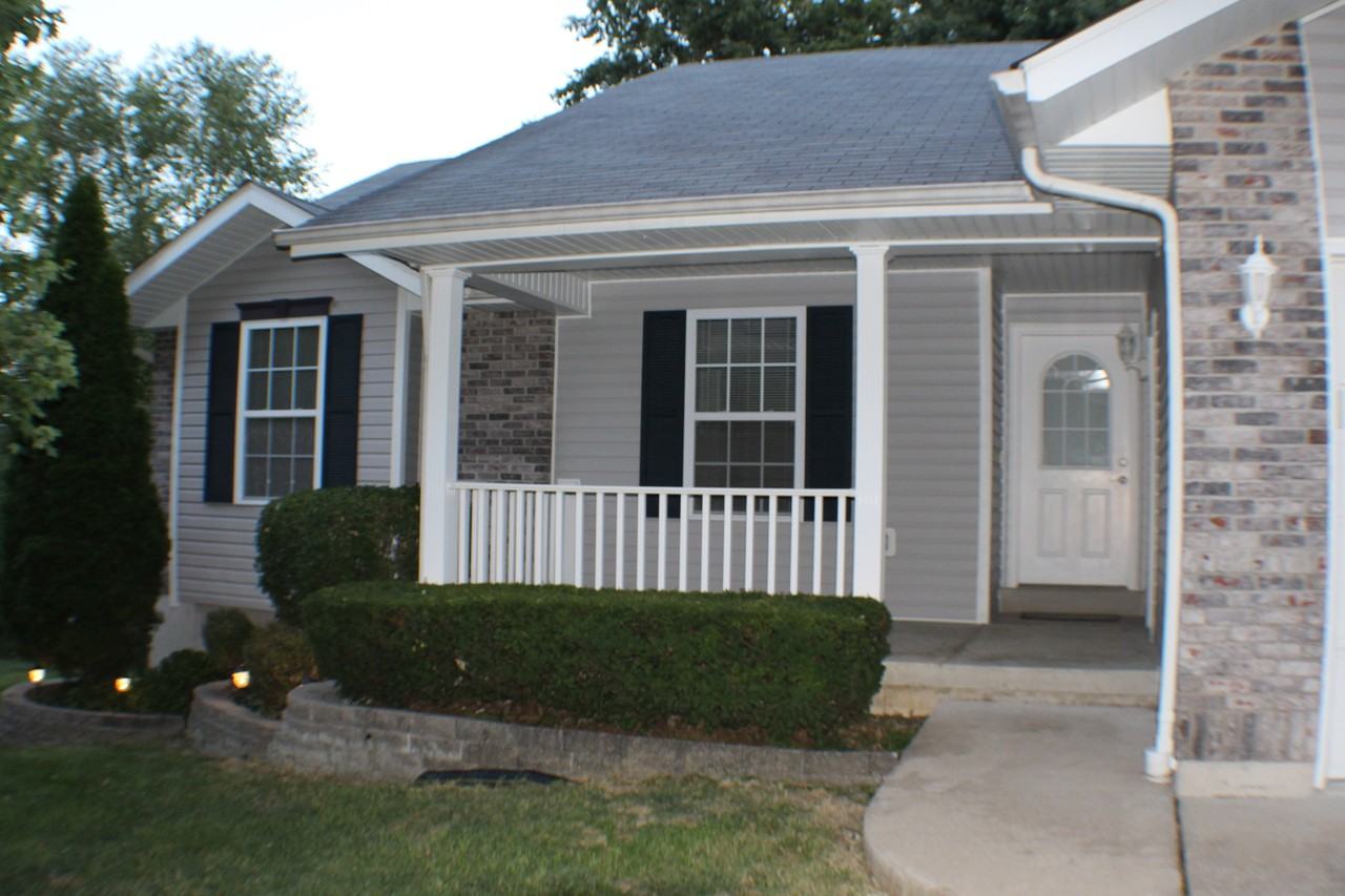 327 Westminster Drive - Photo 2 of 19