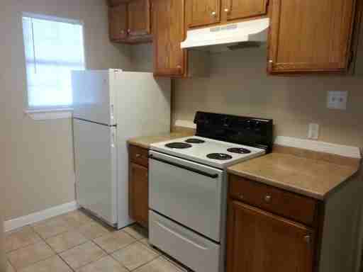 2815 Winbern St #B - Photo 3 of 9