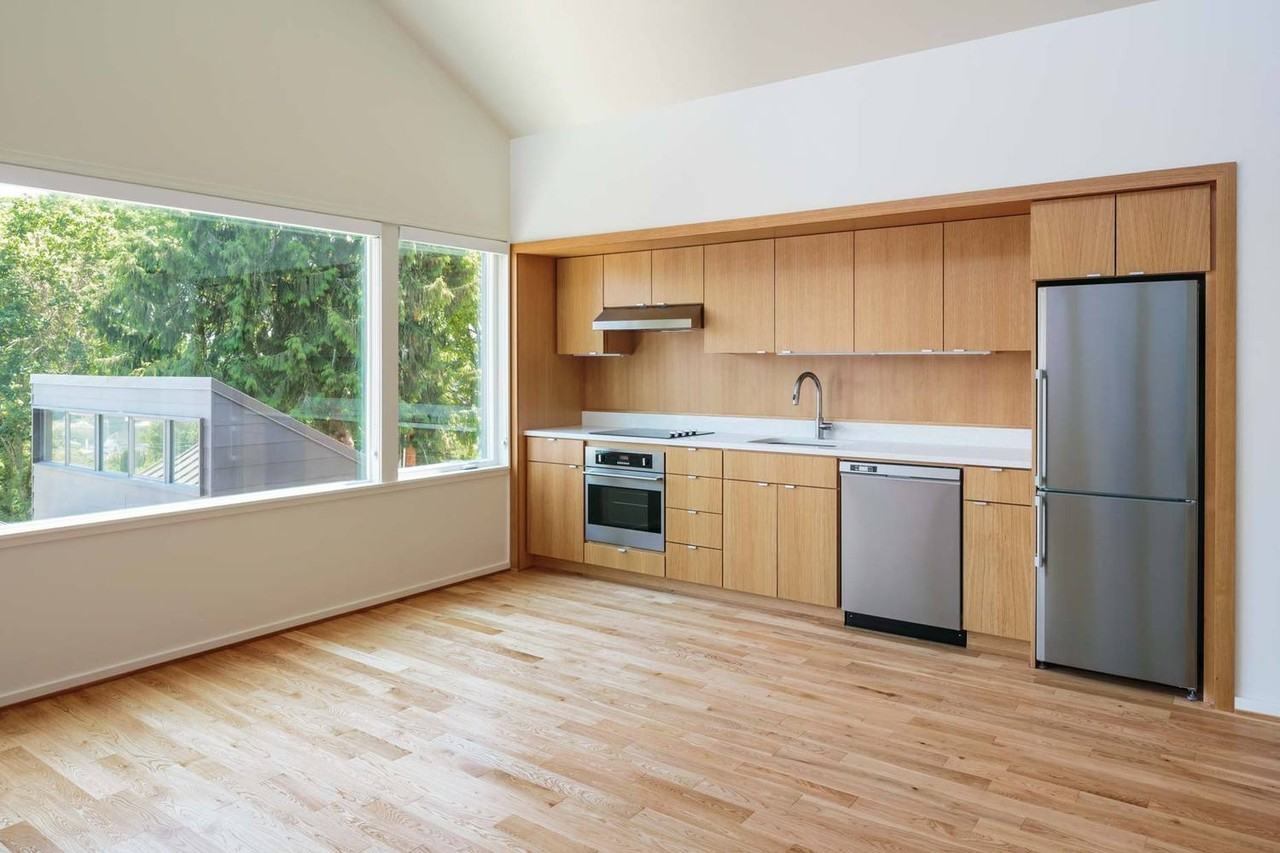 47 D Avenue - Photo 2 of 18