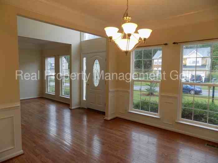 21323 Foxglove Ct - Photo 2 of 31