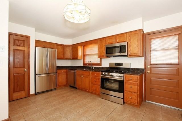 432 E Naperville Rd - Photo 2 of 16