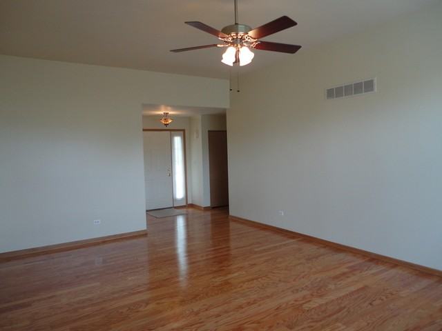 7209 Applegate Dr - Photo 2 of 16