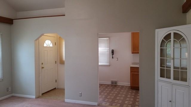 1101 Carol St - Photo 2 of 10
