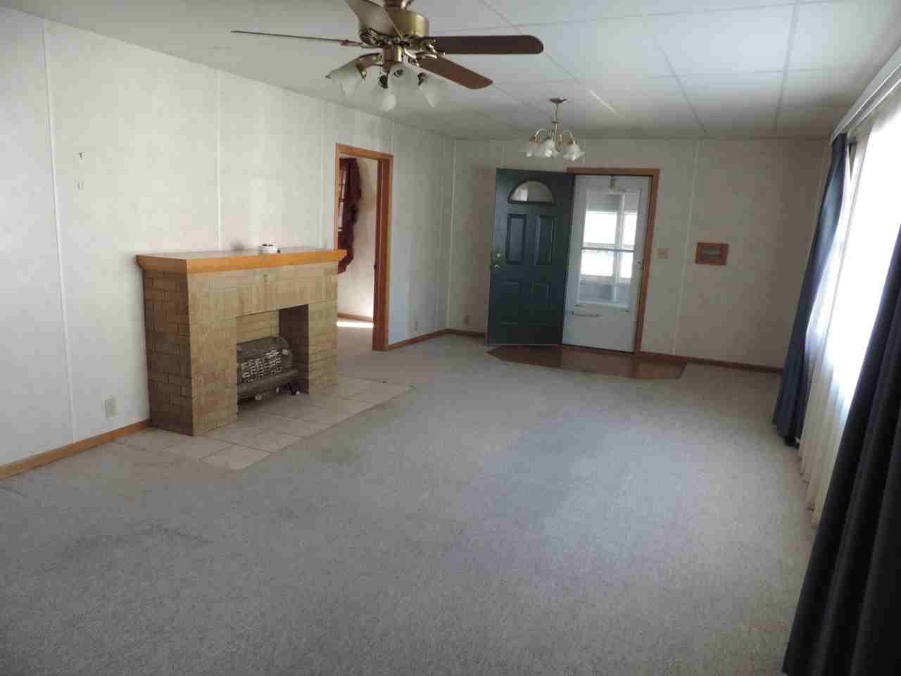 515 W 1st St - Photo 2 of 16