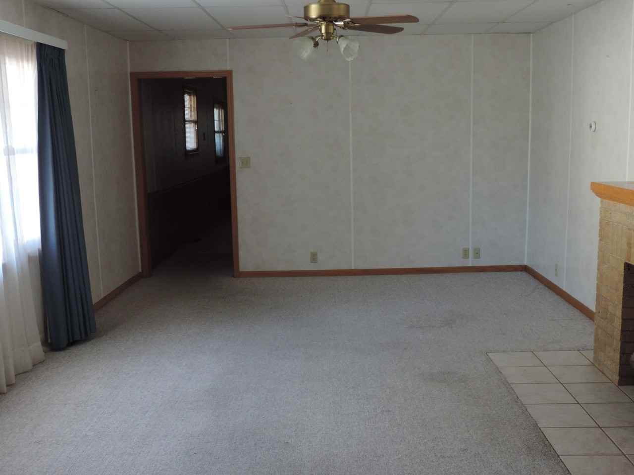 515 W 1st St - Photo 3 of 16