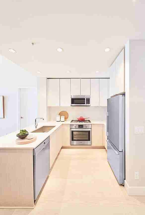 320 Salter Street - Photo 3 of 7