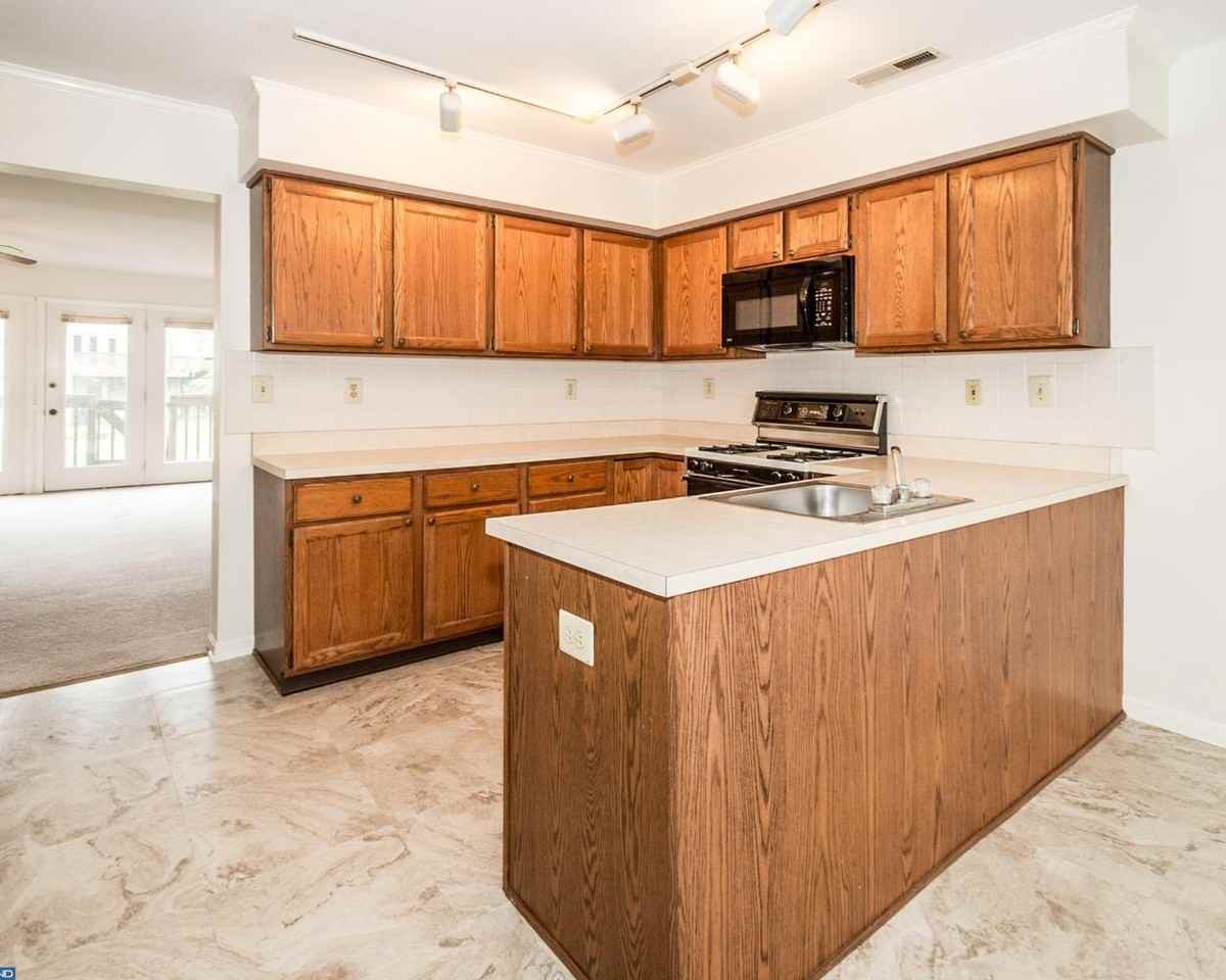 458 Churchill Ct - Photo 2 of 25