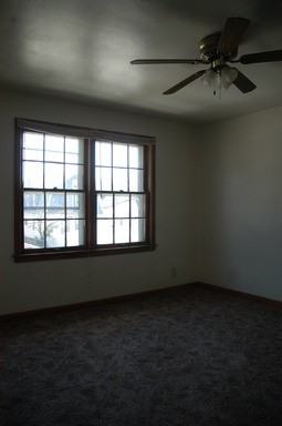 122 S 76th St - Photo 2 of 7