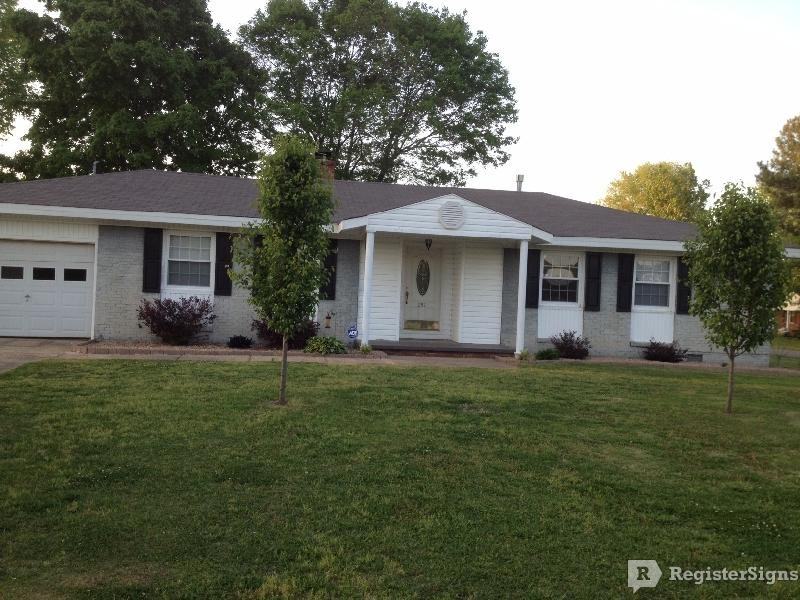 251 Winslow Dr - Photo 2 of 18