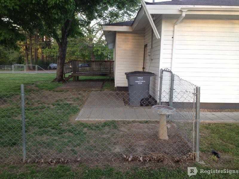 251 Winslow Dr - Photo 3 of 18