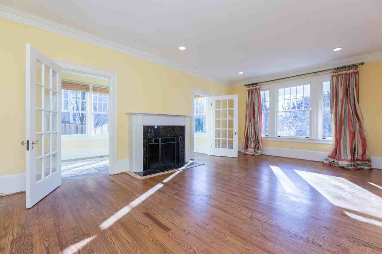 17 Oxford St - Photo 3 of 30