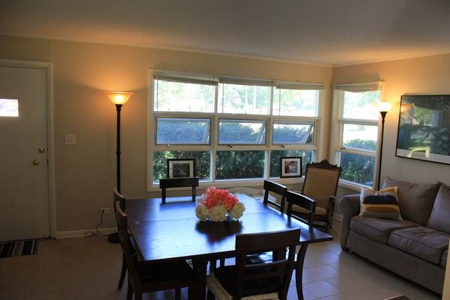 101 W Stratford Pl - Photo 2 of 15