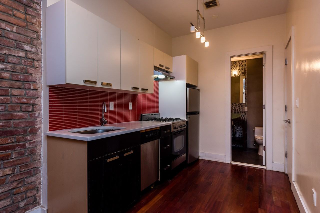 179 Knickerbocker Avenue #11VN