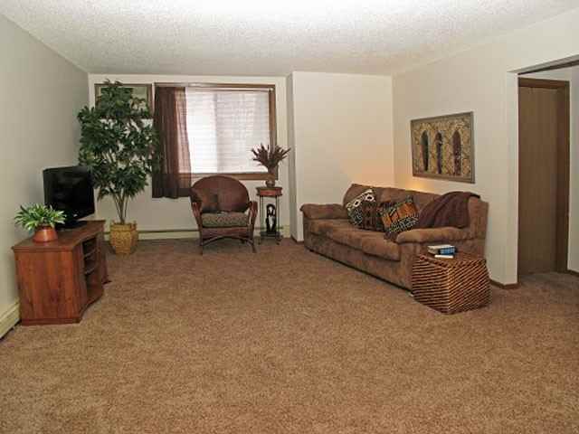 Anchor Pointe Apartments - Photo 2 of 5