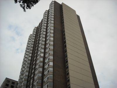 525 W Hawthorne Pl #2305