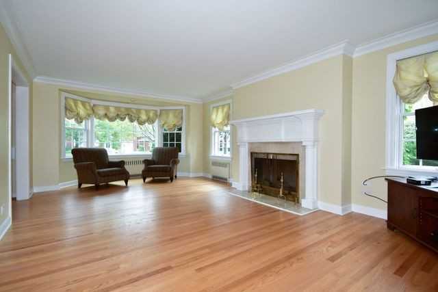 1714 Greendale Ave - Photo 3 of 11