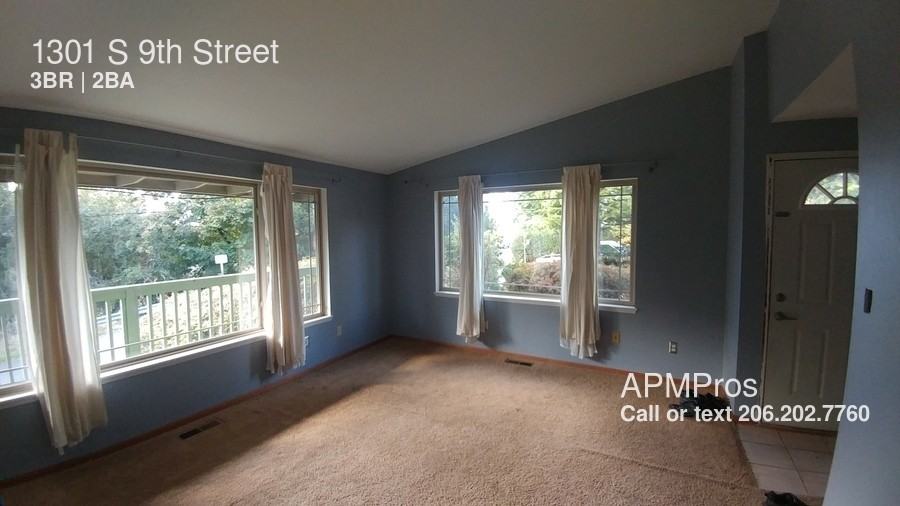1301 S 9th St - Photo 3 of 14