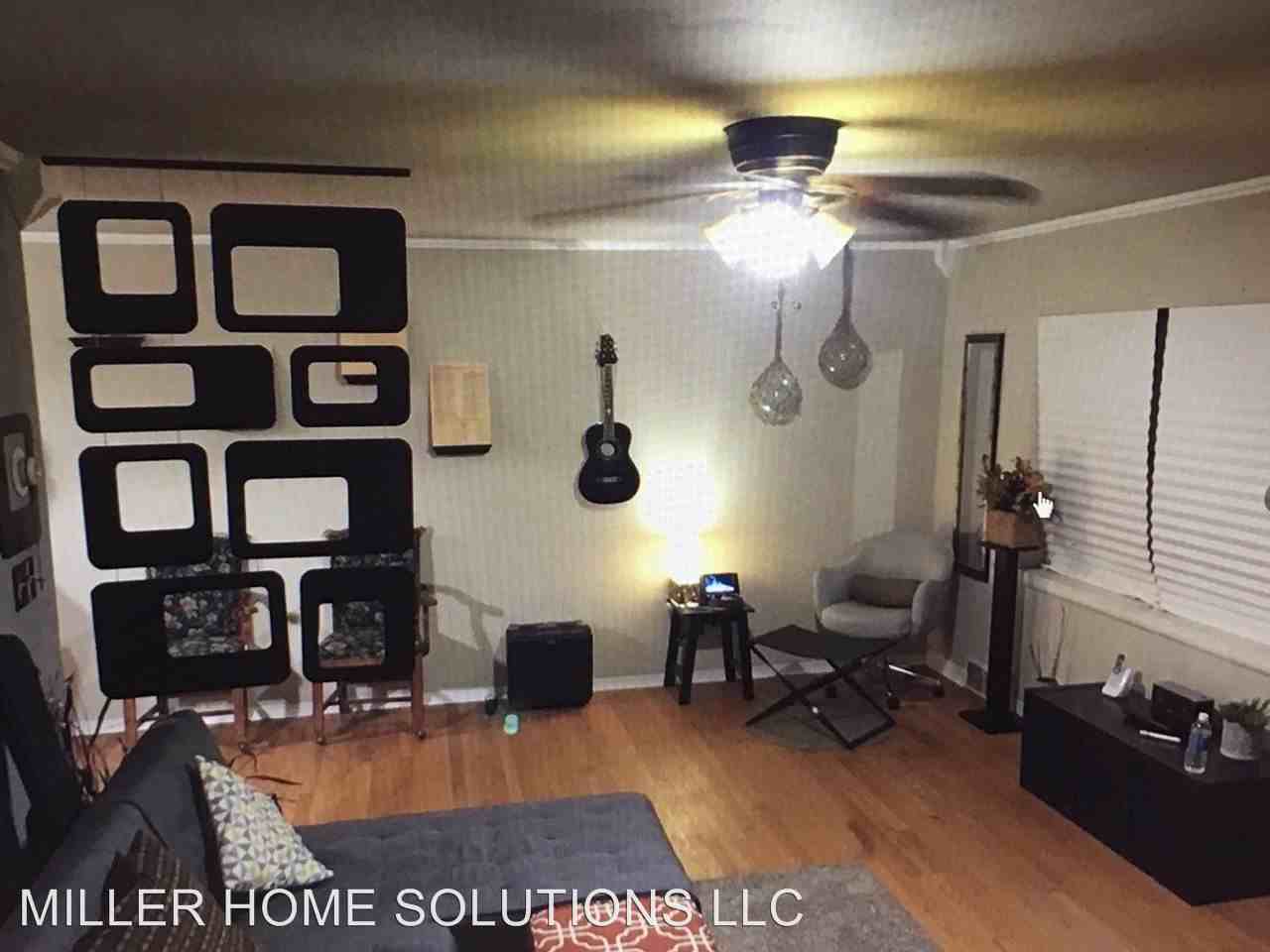 824 NE 36th St - Photo 3 of 8