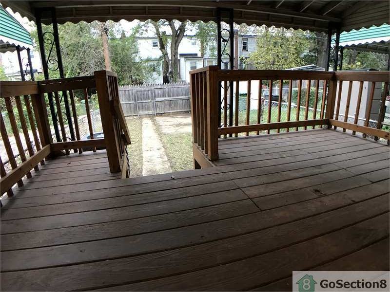 2812 Oswego Ave - Photo 3 of 10