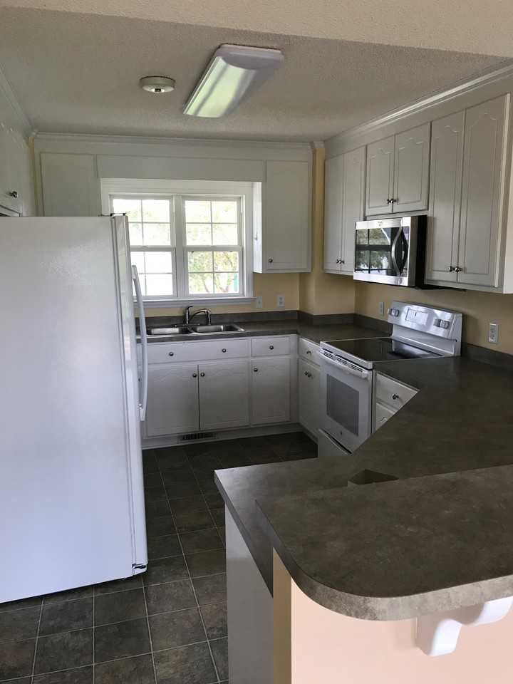 206 Sunridge Lane - Photo 3 of 5