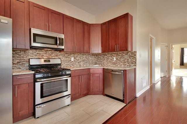 420 2nd St - Photo 2 of 11