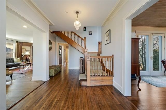 224 N Elm St - Photo 3 of 44