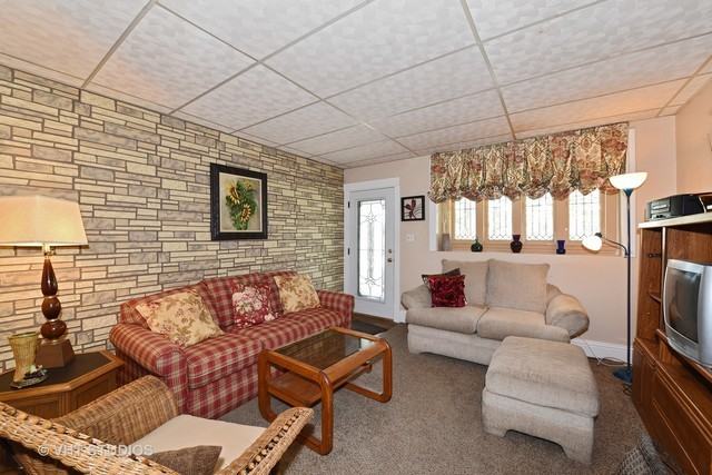 5526 Hawthorne Ave - Photo 2 of 10