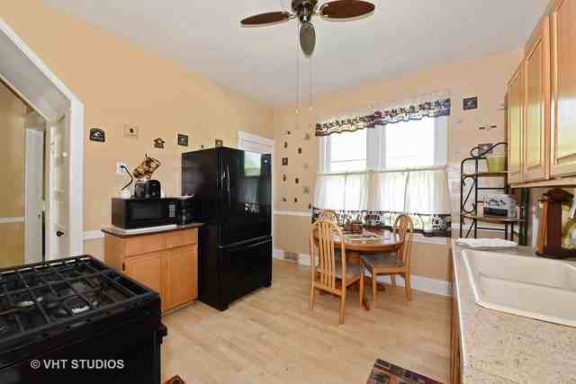 5526 Hawthorne Ave - Photo 3 of 10