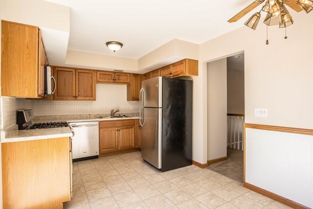 645 Chelsea Dr - Photo 3 of 18