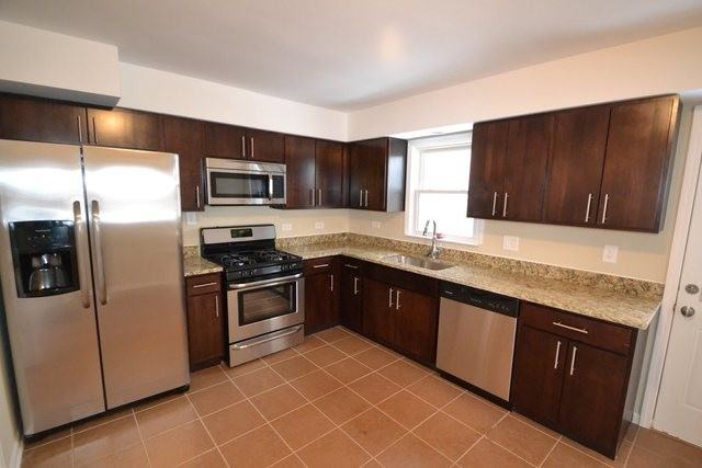 9052 E Prairie Rd - Photo 3 of 7