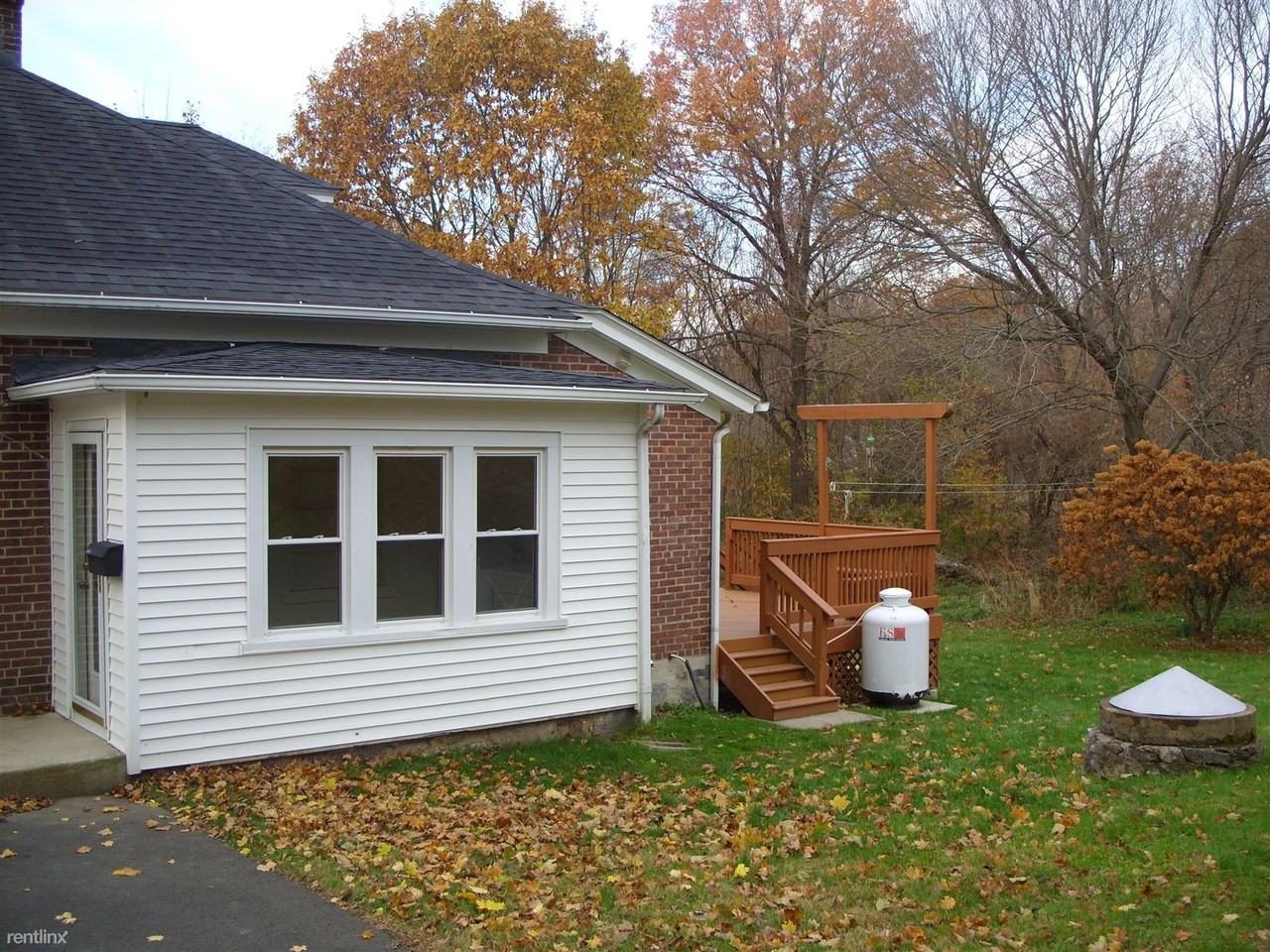 29 Hazelhurst Ave - Photo 3 of 9