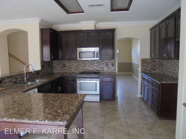 1316 Elkhorn Creek Ln - Photo 3 of 10