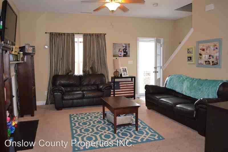 106 Sawgrass Dr - Photo 3 of 32