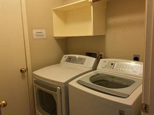 7411 Orchard Hills Ln - Photo 3 of 8