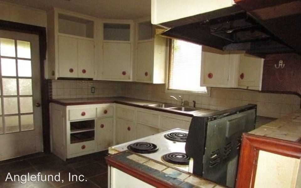 1811 Dee Mullikin Rd - Photo 2 of 13