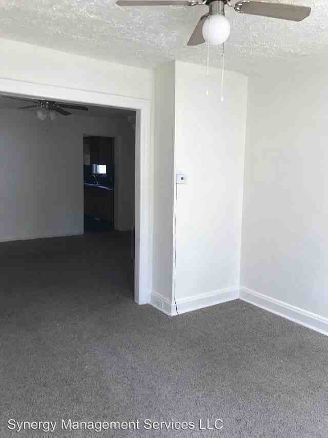 32 E Lee St - Photo 3 of 13