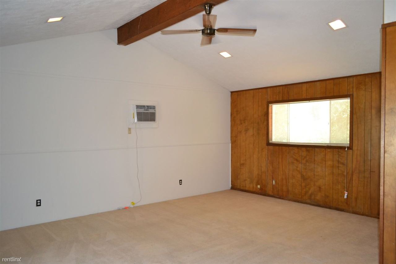 1503 Langford St - Photo 3 of 16