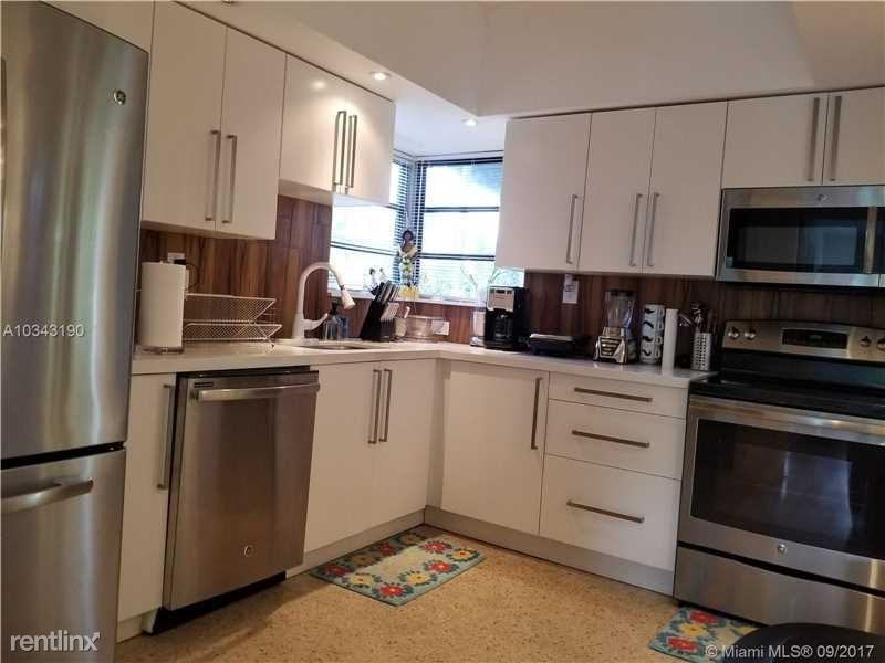 550 NE 172nd St - Photo 2 of 15
