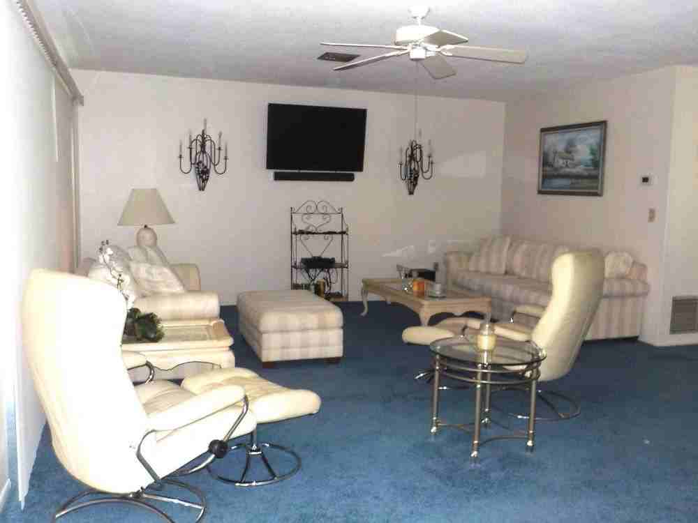 920 Church St - Photo 2 of 16