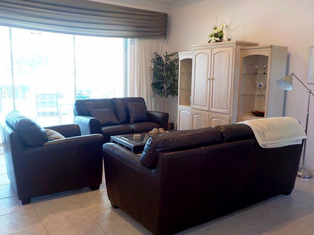 862 Macaw Cir - Photo 3 of 31