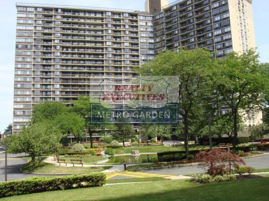 1 Bay Club Drive #9V