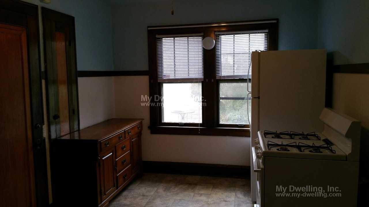 6014 W Howard Ave - Photo 3 of 11