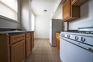 1042 N Leamington Ave - Photo 1 of 1