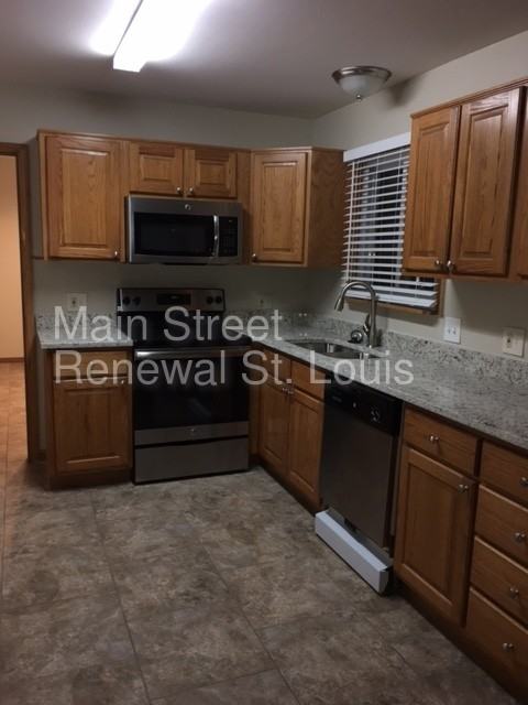 2224 Beam Pl - Photo 3 of 9