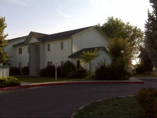 Edison Park - Photo 2 of 6