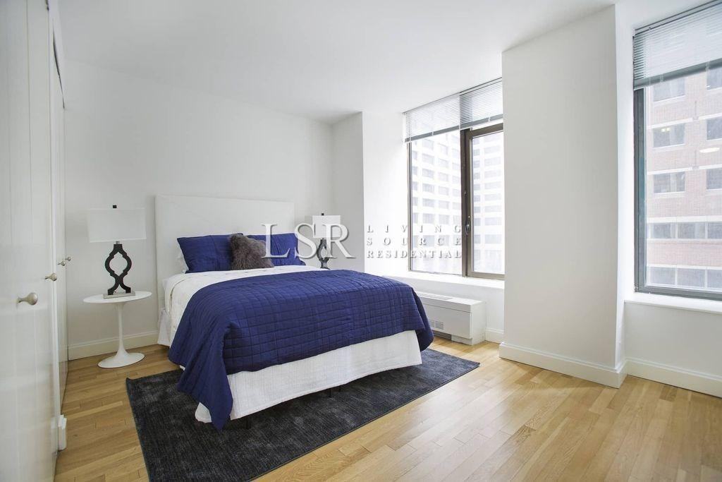 10 Hanover Square #22G