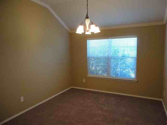 1327 Pennsylvania Ave - Photo 2 of 10